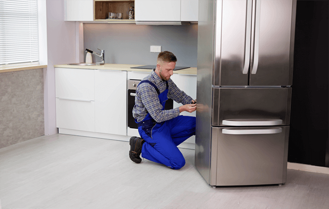 Refrigerator repair service in Deira & Bur Dubai, Dubai - Traditional refrigerator mechanical repairs and maintenance